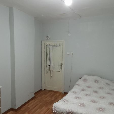 شقة Sharing Flats Taksim Square اسطنبول المظهر الخارجي الصورة